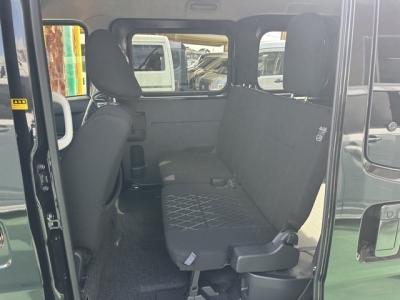 アトレー(ダイハツ)届出済未使用車 後席内装