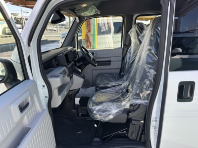 N-VAN e(ホンダ)届出済未使用車 前席内装