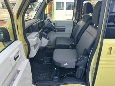 N-VAN e(ホンダ)中古車 前席内装