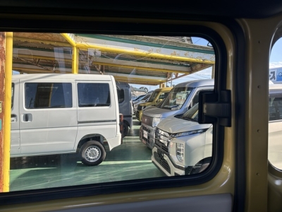 N-VAN e(ホンダ)中古車 後席から見た前席