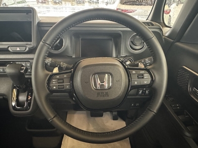 新型N-BOX(ホンダ)届出済未使用車 内外装写真
