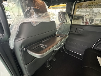新型N-BOX(ホンダ)届出済未使用車 内外装写真他１