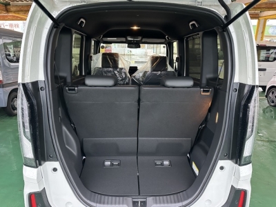 新型N-BOX(ホンダ)届出済未使用車 内外装写真他２