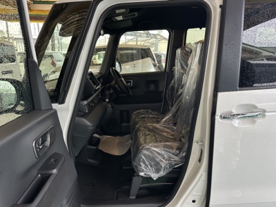 新型N-BOX(ホンダ)届出済未使用車 後方