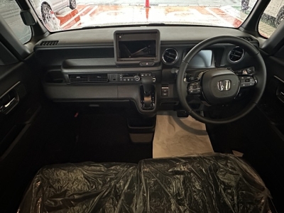 新型N-BOX(ホンダ)届出済未使用車 後席内装