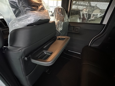 新型N-BOX(ホンダ)届出済未使用車 内外装写真他