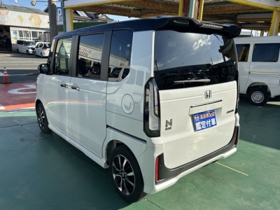 新型N-BOX(ホンダ)届出済未使用車 後方