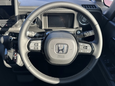 新型N-BOX(ホンダ)届出済未使用車 内外装写真他１