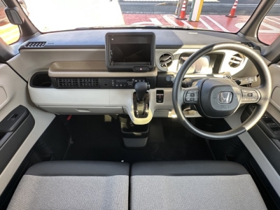 新型N-BOX(ホンダ)届出済未使用車 内外装写真