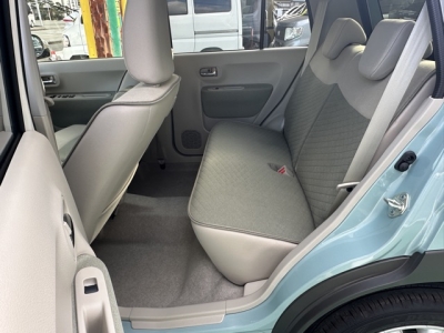 ラパン(スズキ)中古車 後席内装
