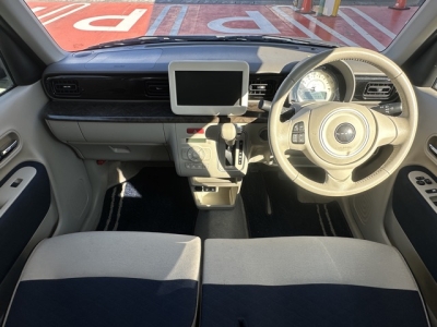 ラパン(スズキ)中古車 後席から見た前席
