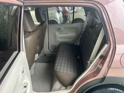 ラパンLC(スズキ)中古車 後席内装