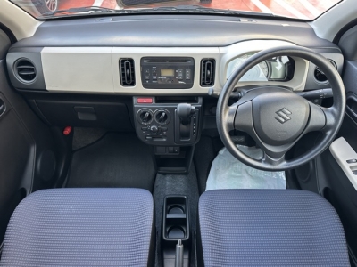 アルト(スズキ)中古車 後席から見た前席