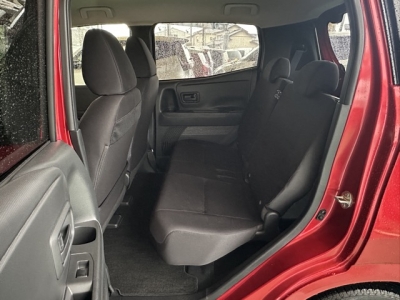 サクラ(ニッサン)中古車 前席内装