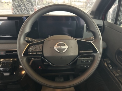 サクラ(ニッサン)中古車 後席から見た前席