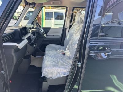 ルークス(ニッサン)新車見本展示無 前席内装