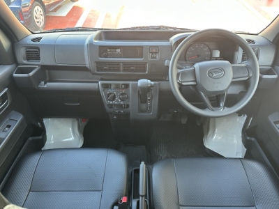 ハイゼットカーゴ(ダイハツ)中古車 後席から見た前席