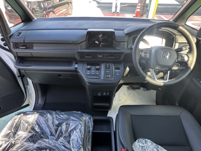 ステップワゴン(ホンダ)登録済未使用車 内外装写真他２