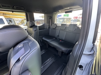 ステップワゴン(ホンダ)登録済未使用車 後席から見た前席