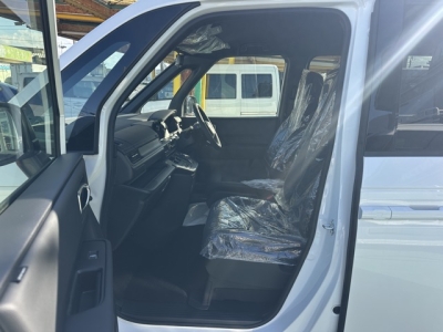 ステップワゴン(ホンダ)登録済未使用車 前席内装