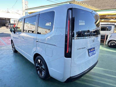 ステップワゴン(ホンダ)登録済未使用車 後方