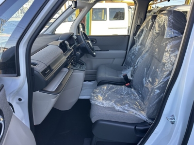 ステップワゴン(ホンダ)登録済未使用車 前席内装