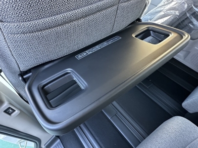 ステップワゴン(ホンダ)登録済未使用車 後席から見た前席