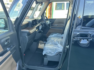 ルークス(ニッサン)新車見本展示無 前席内装