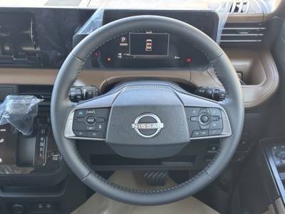 ルークス(ニッサン)新車見本展示無 内外装写真