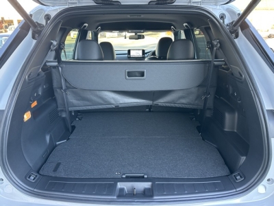 アウトランダーPHEV(三菱)中古車 内外装写真他１