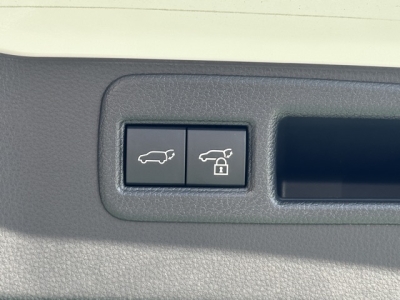 ハリアーハイブリッド(トヨタ)中古車 内外装写真他２