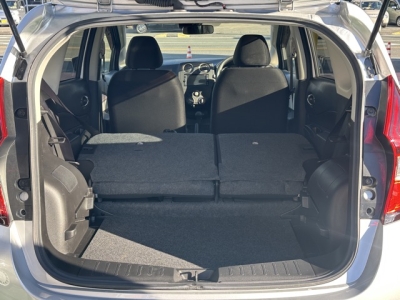 ノート(ニッサン)中古車 内外装写真他２