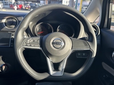 ノート(ニッサン)中古車 内外装写真