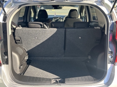 ノート(ニッサン)中古車 内外装写真他１