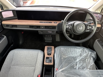 HONDA e(ホンダ)中古車 後席内装