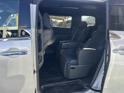 アルファード(トヨタ)中古車 後席内装