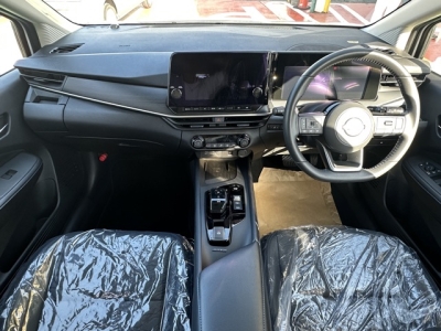 ノート(ニッサン)中古車 後席内装