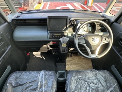 スペーシアベース(スズキ)届出済未使用車 後席から見た前席