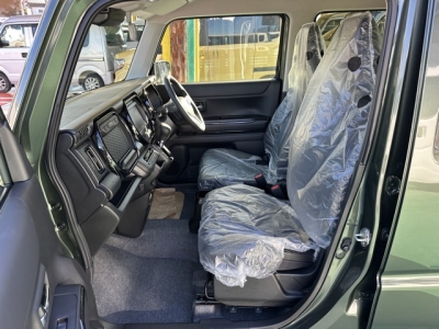 ハスラー(スズキ)届出済未使用車 前席内装