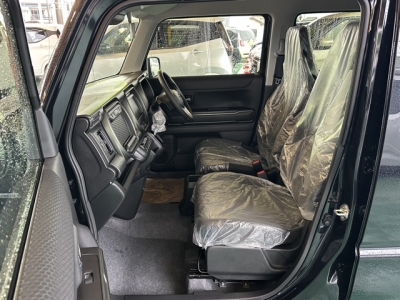 ハスラー(スズキ)届出済未使用車 前席内装