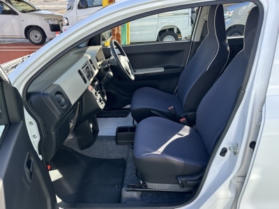 アルト(スズキ)中古車 前席内装