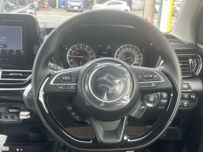 フロンクス(スズキ)新車見本展示無 内外装写真