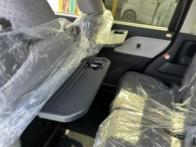 タント(ダイハツ)新車見本展示無 内外装写真他１