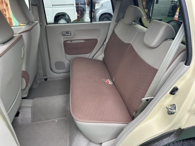 ラパン(スズキ)中古車 後席内装
