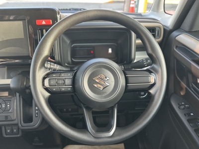 新型スペーシア(スズキ)届出済未使用車 内外装写真