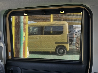 新型スペーシア(スズキ)届出済未使用車 後席から見た前席