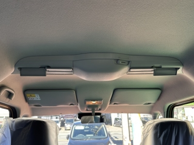 新型スペーシア(スズキ)届出済未使用車 内外装写真他