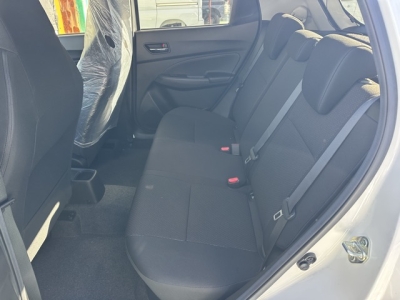 スイフトスポーツ(スズキ)登録済未使用車 後席内装