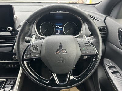 エクリプスクロスPHEV(三菱)中古車 内外装写真