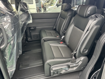 ステップワゴン(ホンダ)登録済未使用車 後席内装